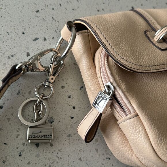 Tignanello Cream Pebbled Leather Crossbody Built in Wallet Shoulder Bag Travel - Picture 9 of 14